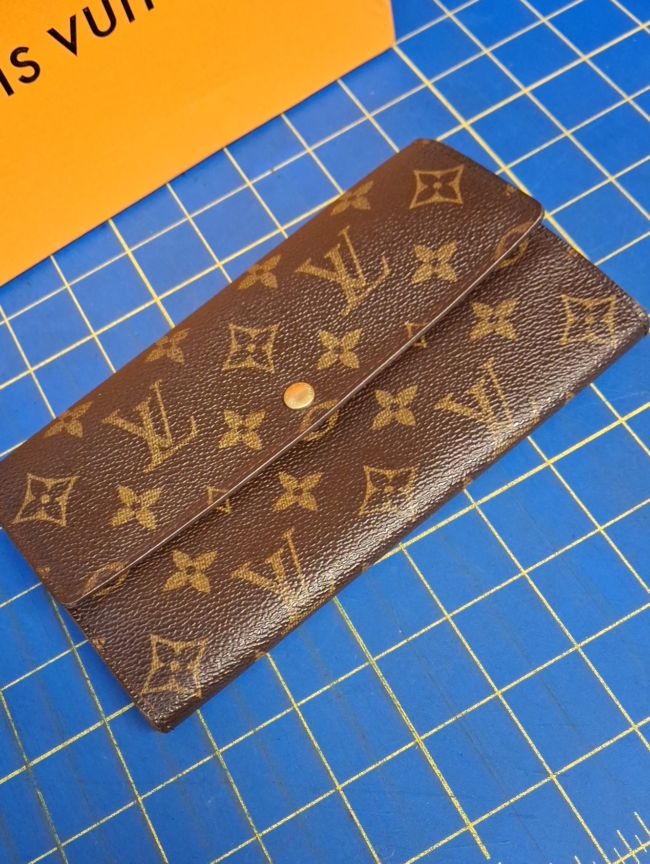 Louis Vuitton Sarah Wallet Monogram Canvas Grained Leather Lining 7.5x4